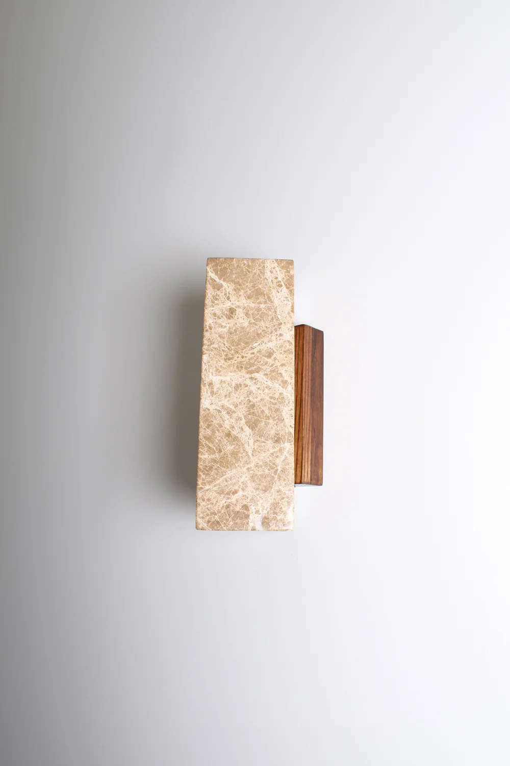 KALI nástěnné svítidlo z mramoru a dřeva