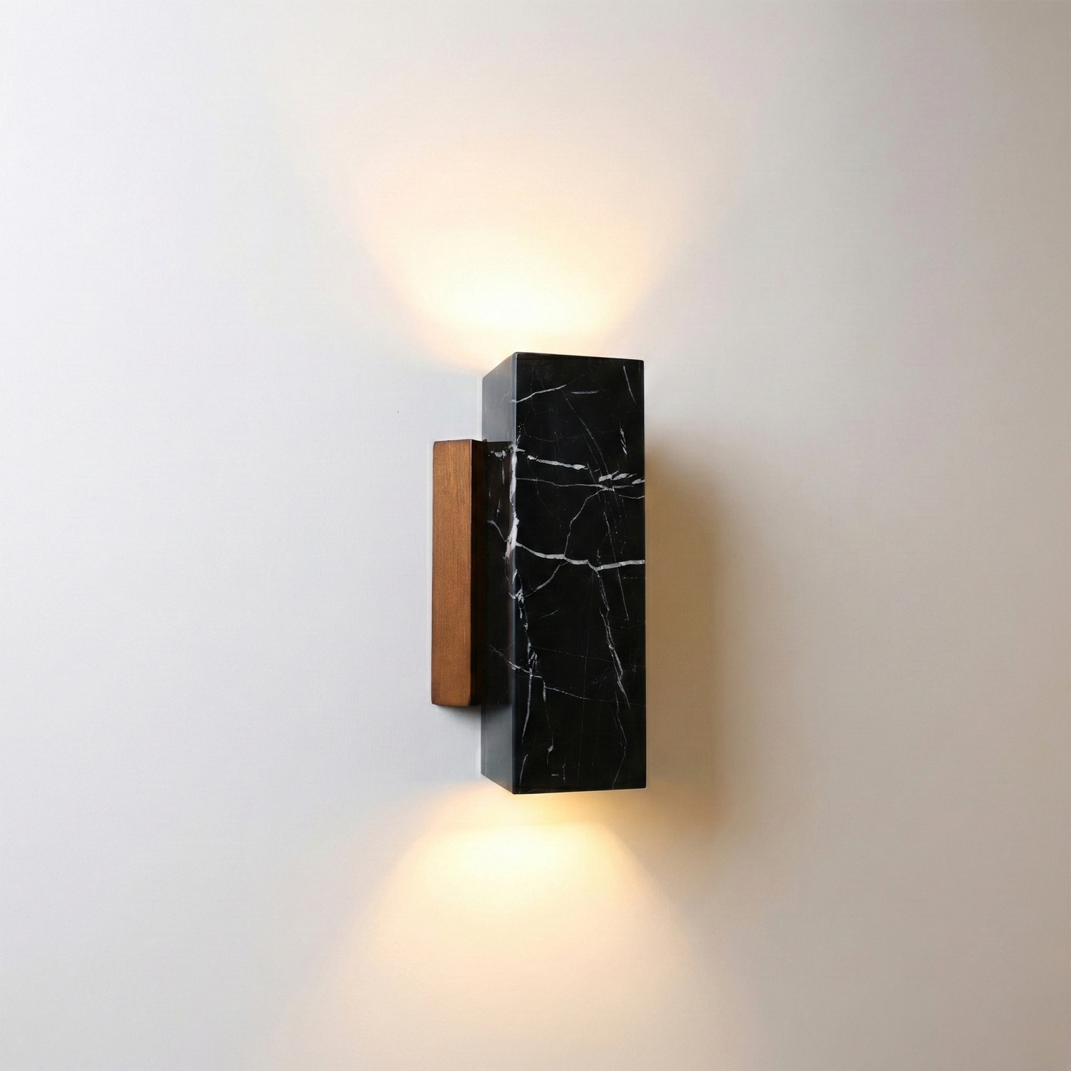KALI nástěnné svítidlo z mramoru a dřeva