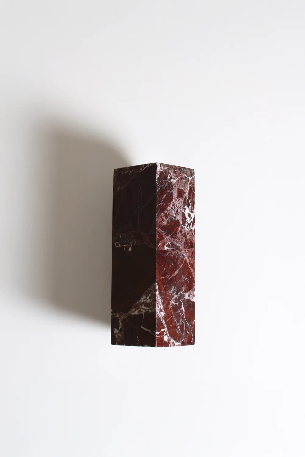 KALI nástěnné svítidlo z mramoru a dřeva