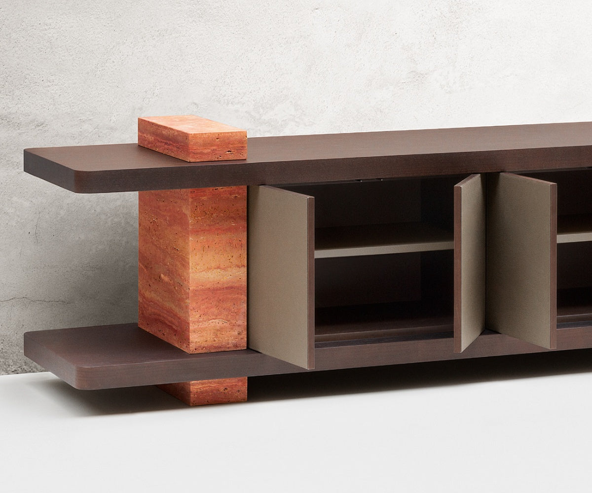 Elliott moderní sideboard s travertinovými podstavci