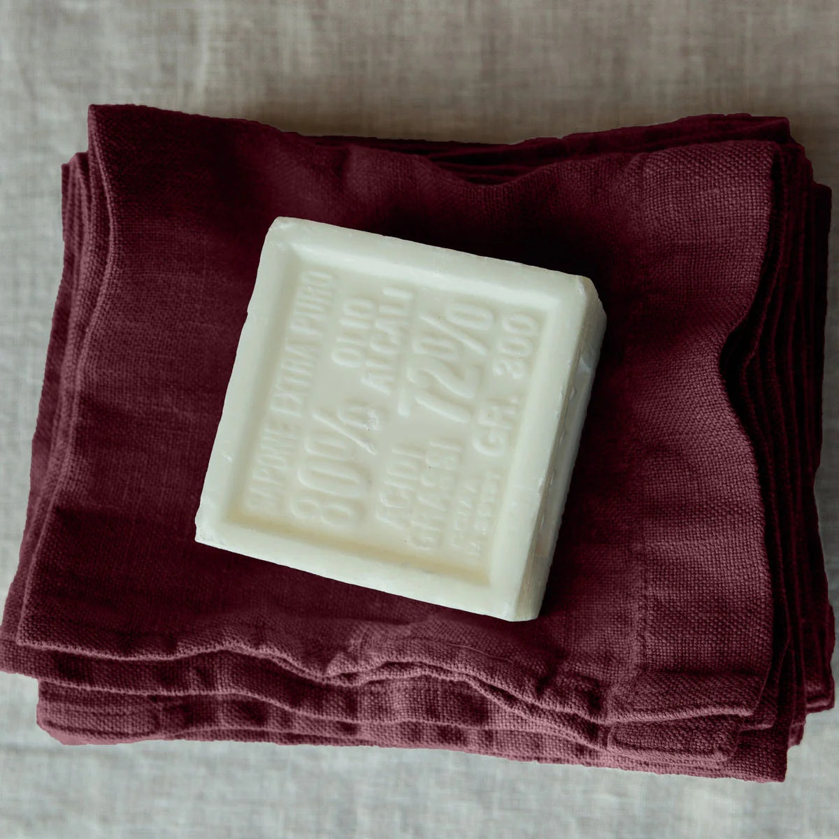 Sada 4 malých lněných ručníků 30×40 cm – jemnost a praktičnost