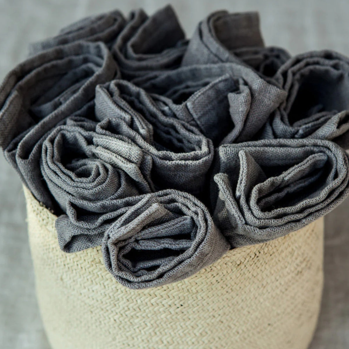 Sada 4 malých lněných ručníků 30×40 cm – jemnost a praktičnost