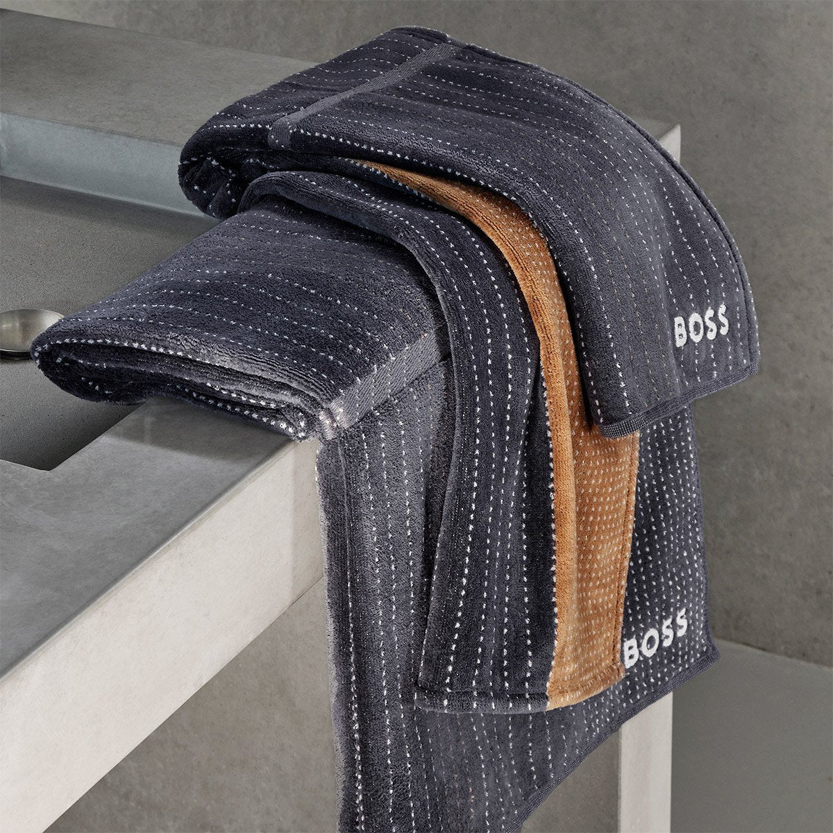 Luxusní ručníky z organické bavlny 450 gr/m2 BOSS TENNIS STRIPES black