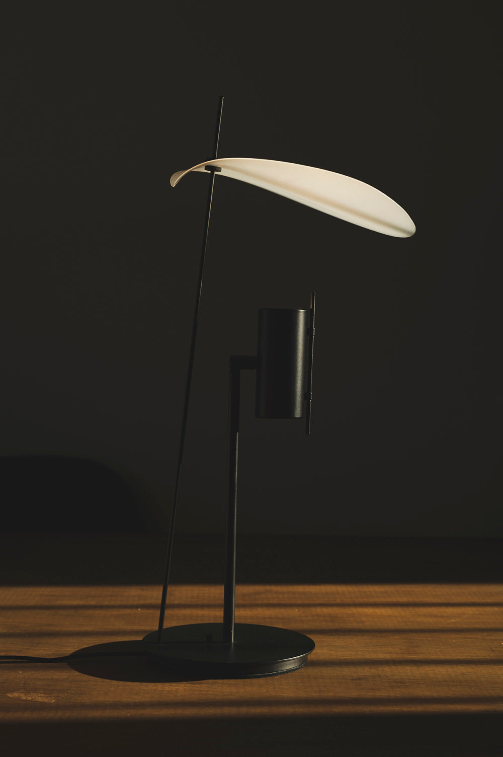 olivlab Designová stolní lampa Stilla