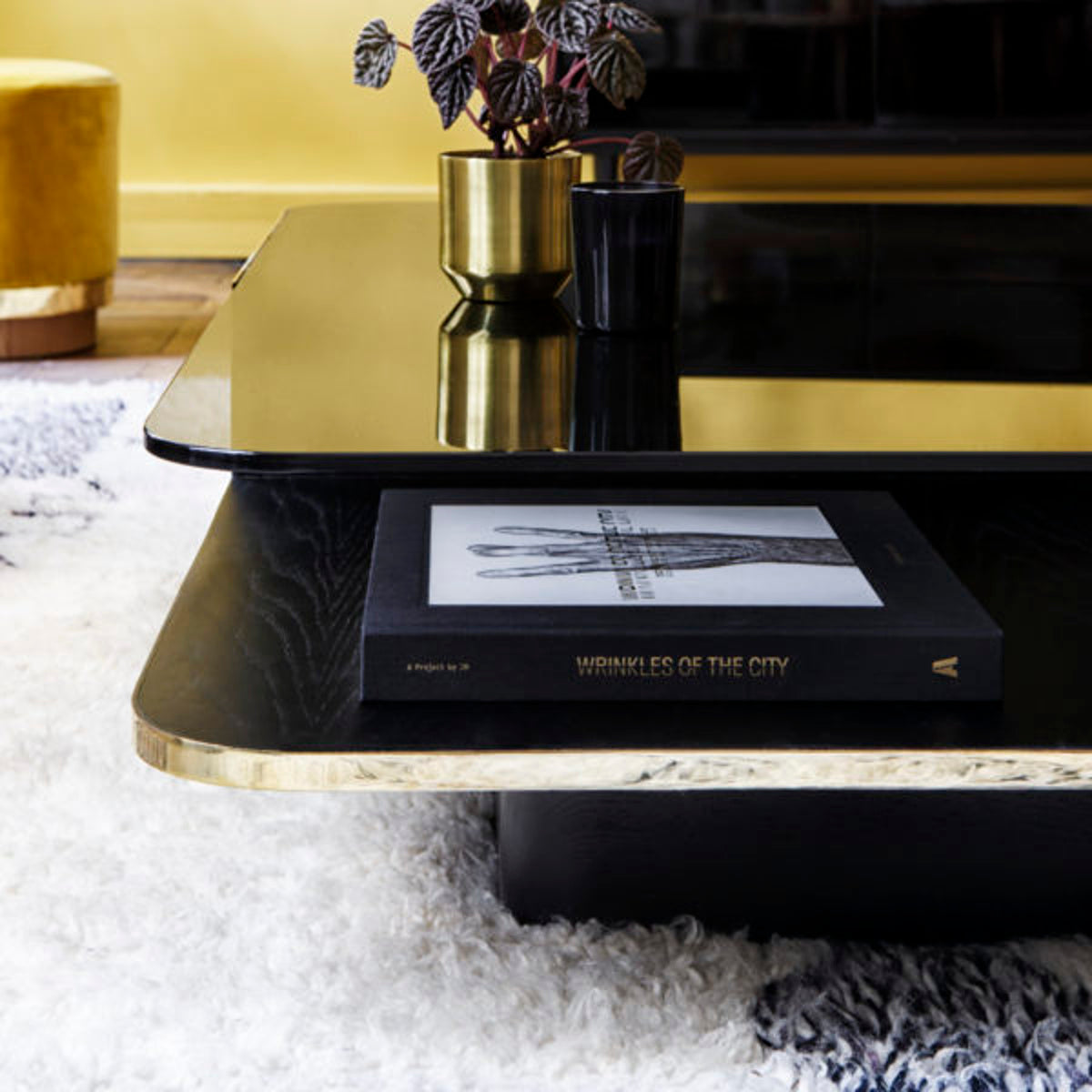 Lounge Coffee Table – ikonický designový konferenční stolek s odkazem na 70. léta