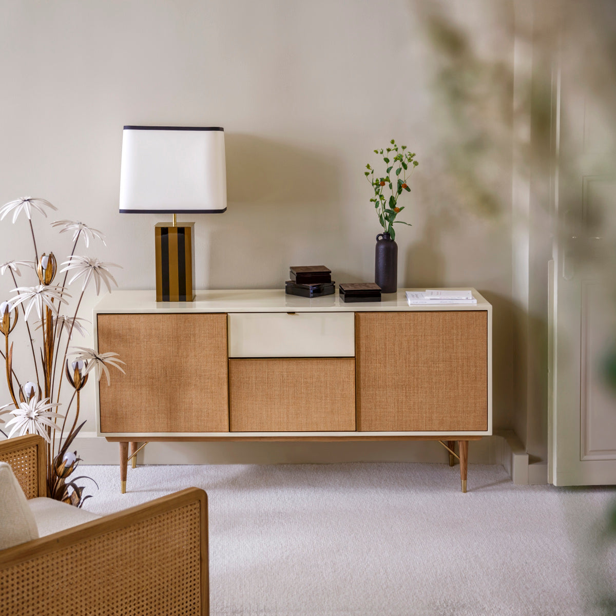 RED EDITION Designový sideboard CAPRI