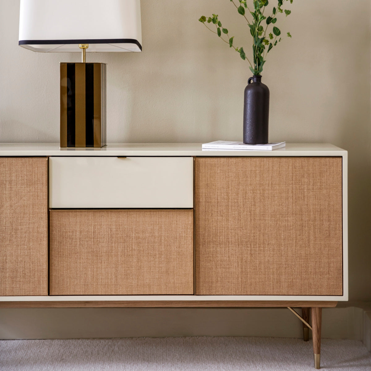 RED EDITION Designový sideboard CAPRI