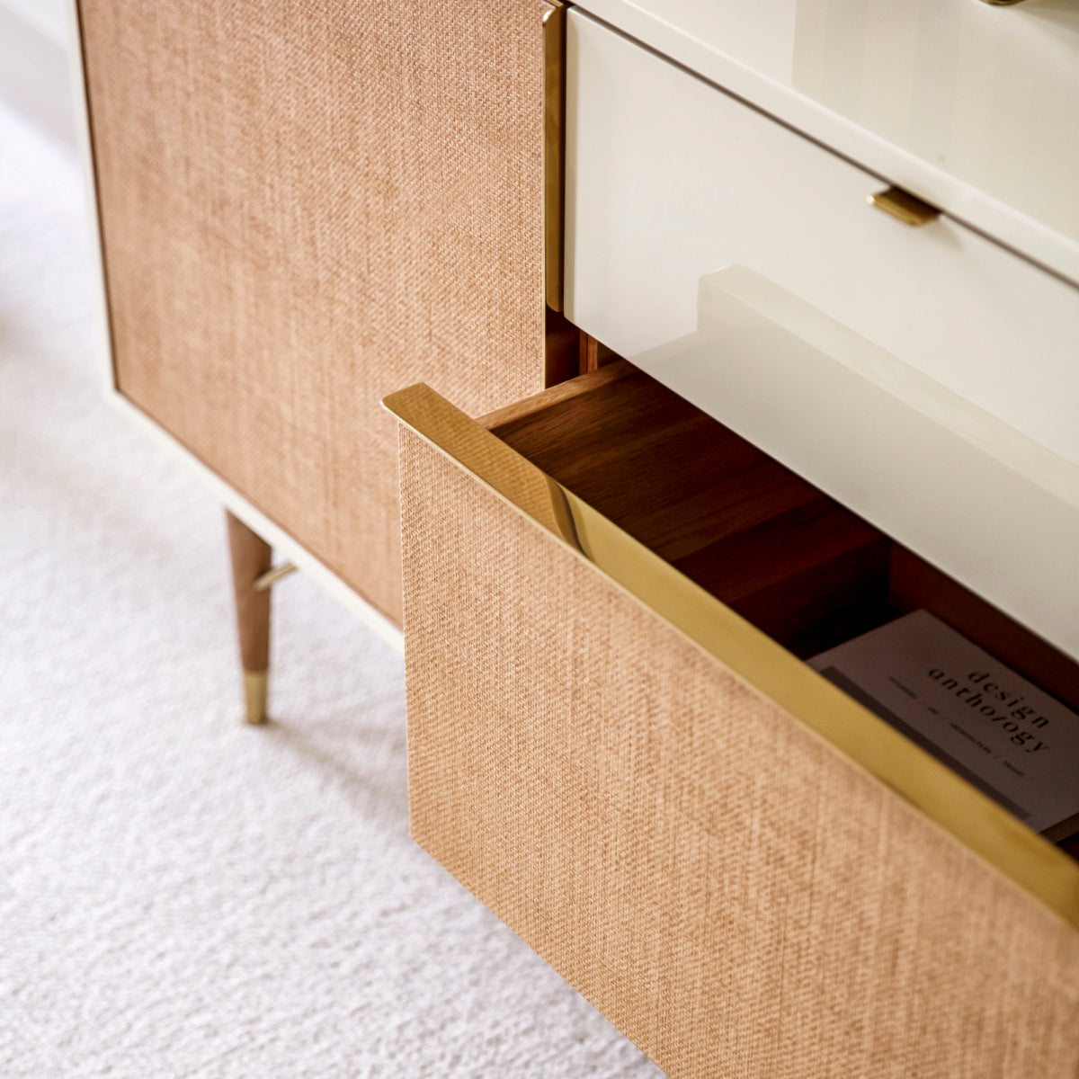 RED EDITION Designový sideboard CAPRI