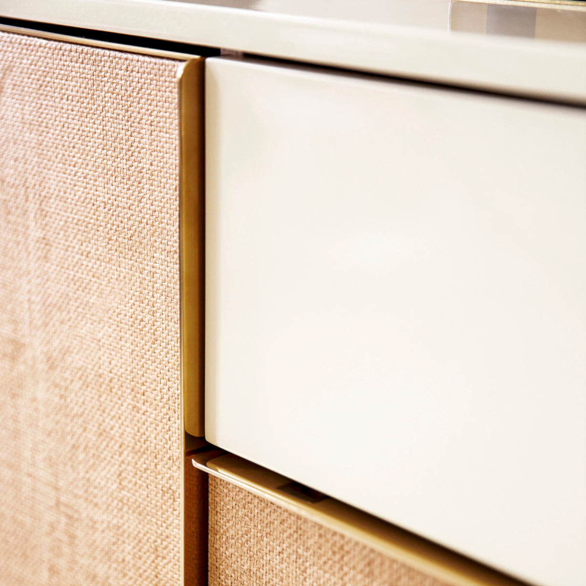 RED EDITION Designový sideboard CAPRI