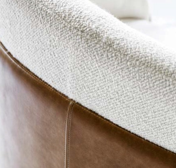 Designová sofa BLANCS MANTEAUX – Red Edition × Tristan Auer