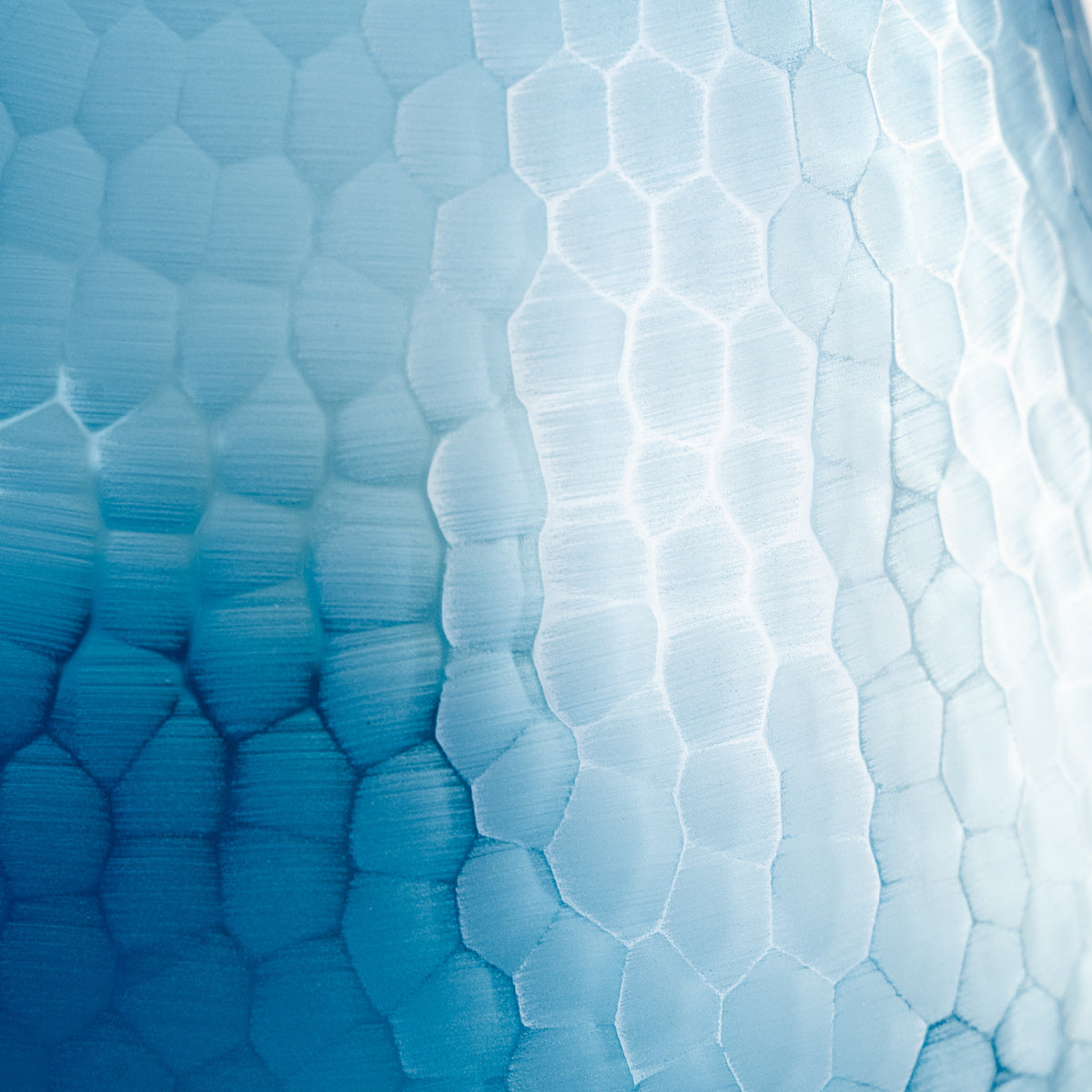 Modrá broušená Křišťálová váza HADÍ KŮŽE - aquamarine