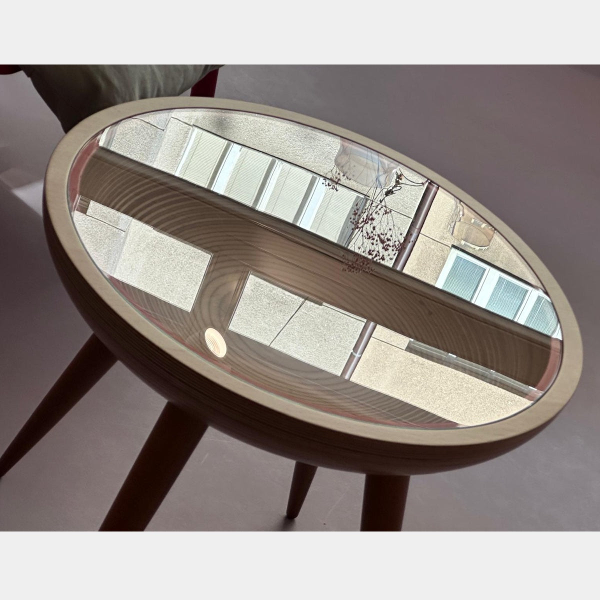 Helena Dařbujánová Designový stolek Makronka