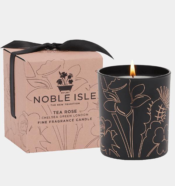 TEA ROSE vonná svíčka - Noble Isle - perdonahome