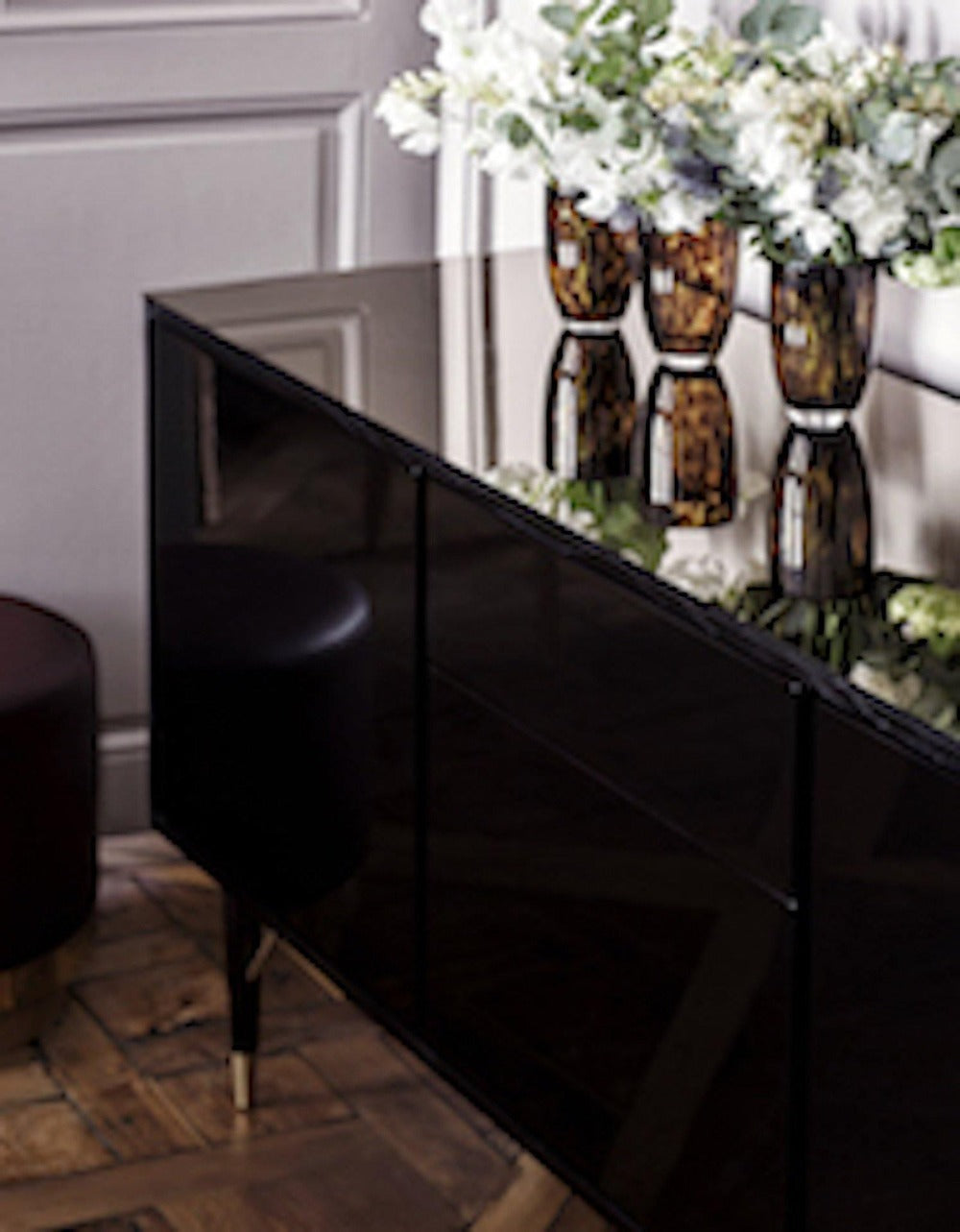 Nízká komoda CAPRI mirror noir - Red Edition - perdonahome